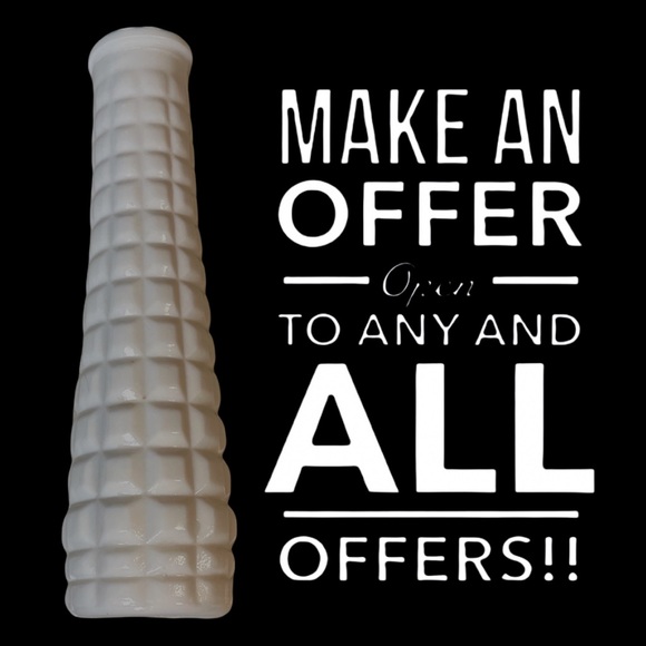 🚫SOLD🚫👤Vintage EO Brody & Co Block Pattern Milk Glass Bud Vase 8.5” - Picture 5 of 5